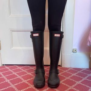 Hunter black tall rain boots with buckles